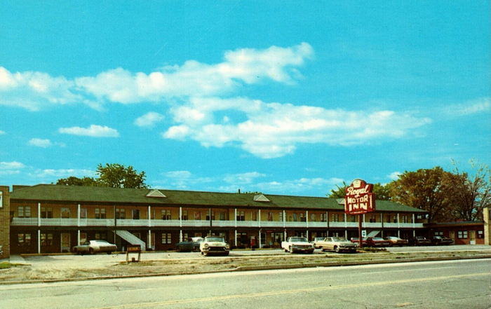 Royal Motor Inn - Postcard And Promos (newer photo)